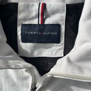 Tommy Hilfiger XXL men’s Classic White Outerwear with hidden hood in collar